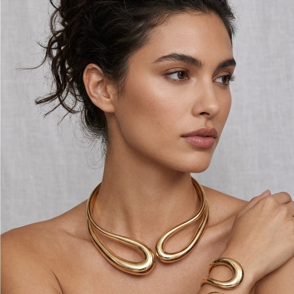 Jewelry - Vintage Sculptural Gold Tone Collar Necklace Matching Cuff Bracelet Set